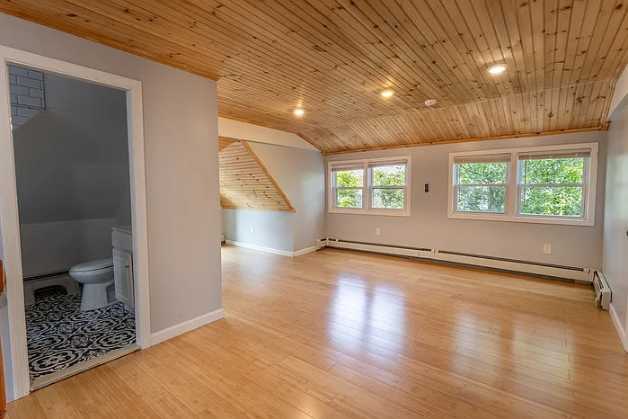 11 Sharon St — Photo 18