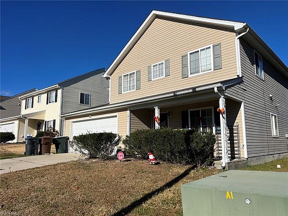 2nd image of 811 Stockport Way