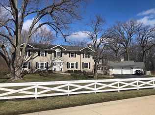 2085 Stirling Rd, Bannockburn, IL 60015