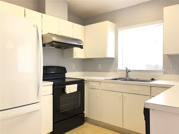 5th image of 7772 Wicklow Cir