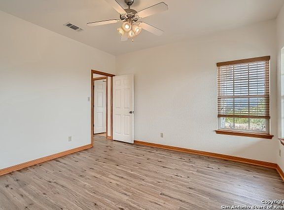 5th image of 306A Sparkling Springs Dr