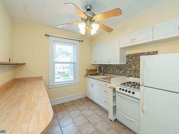 3rd image of 97 Berkeley Ave Floor 2