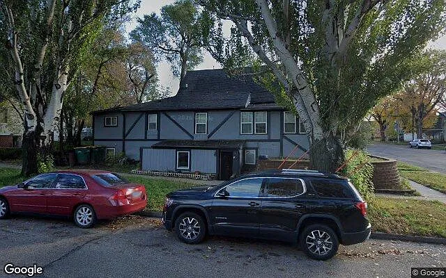 302 E D Ave — Photo 1