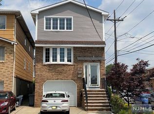 634 Bergen St, Harrison, NJ 07029