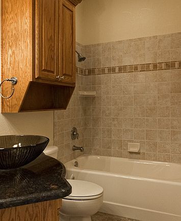 4th image of 6926 NW Maple Dr