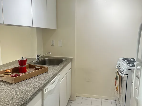 1 Irving Place image 3 of 14