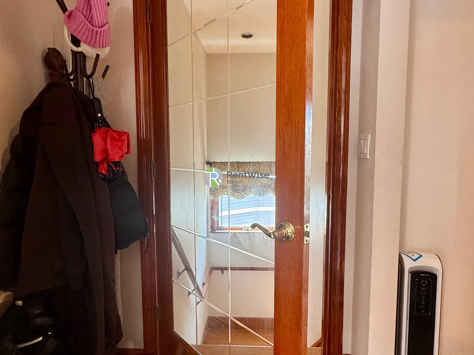 6 bed, 2.0 bath, $8,400 — Photo 4