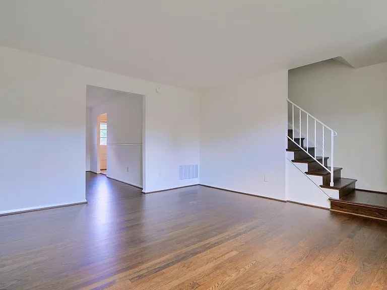 8431 Harris Ave — Photo 12