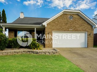 4724 Wooded Oak Cir, Louisville, KY 40245