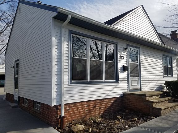 2nd image of 628 Longfellow Dr