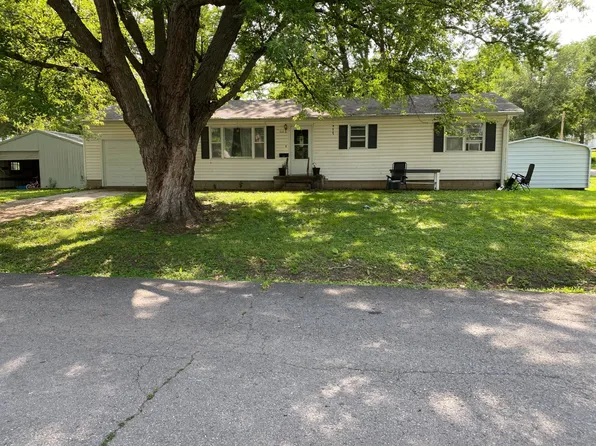 510 N 4th St, Tarkio, MO 64491