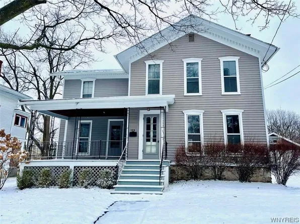 104 Washington St, Canandaigua, NY 14424
