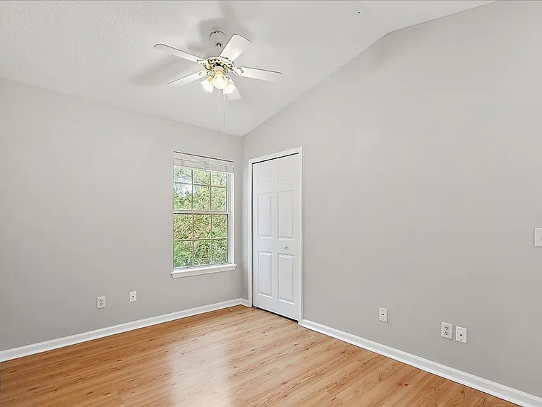 1065 Theodore Ave — Photo 17