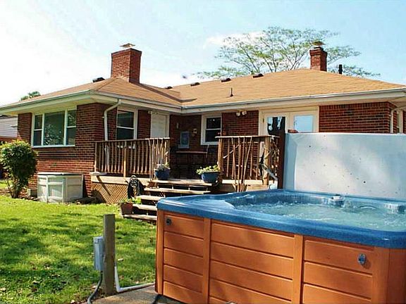 3rd image of 5959 McGinnis Cir