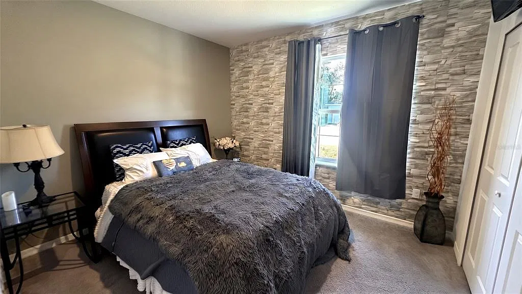 3 bed, 2.0 bath, 1439 sqft, $2,100 — Photo 4