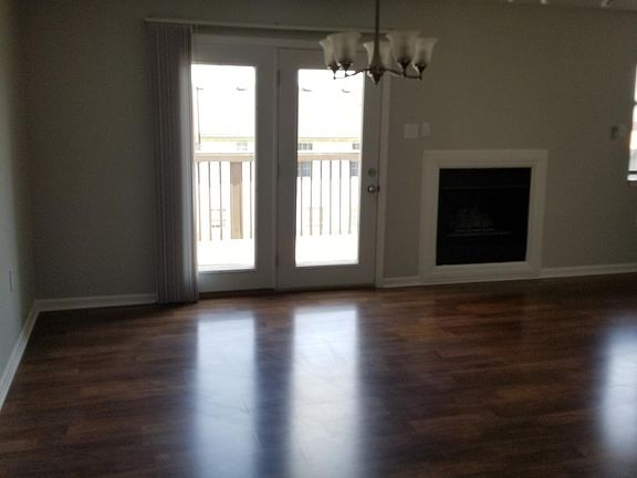 3rd image of 3660 Walden Dr APT M