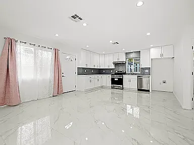 10924 Woodward Ave — Photo 5