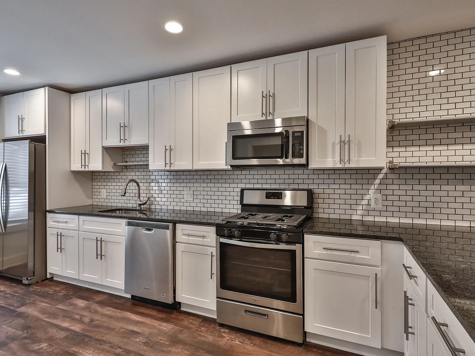 2 bed, 1100 sqft, $2,100 — Photo 1