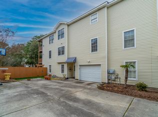 3709 Dupont Cir, Virginia Beach, VA 23455