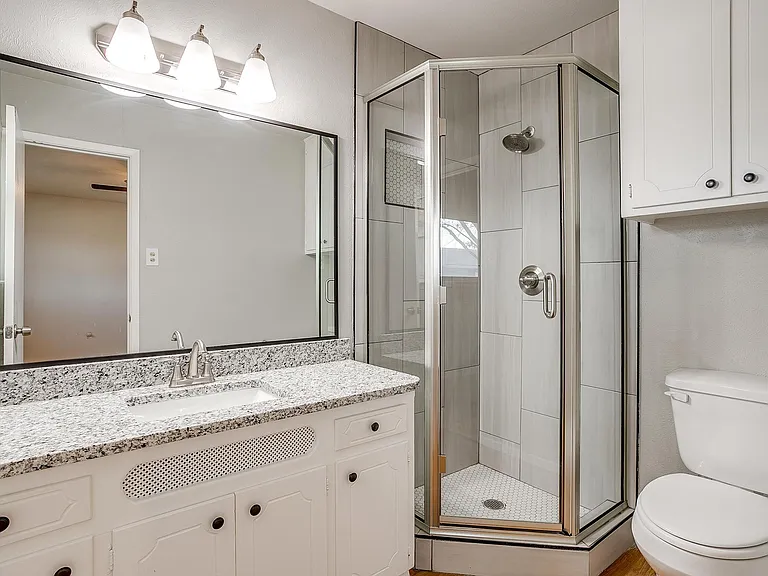 109 SE Dian St — Photo 30