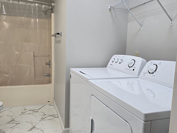 4th image of 1621 Chris Dr APT C