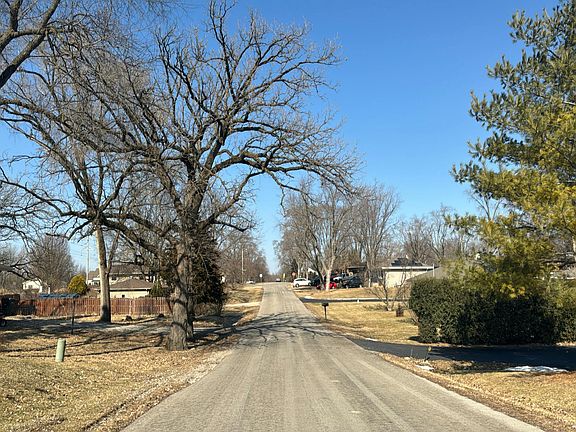 4th image of 22628 S Deal Ave