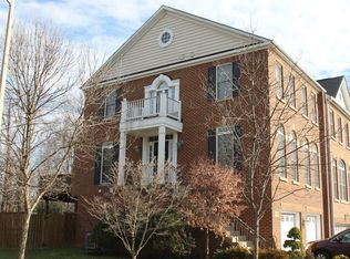 9918 Cyrandall Pl, Oakton, VA 22124