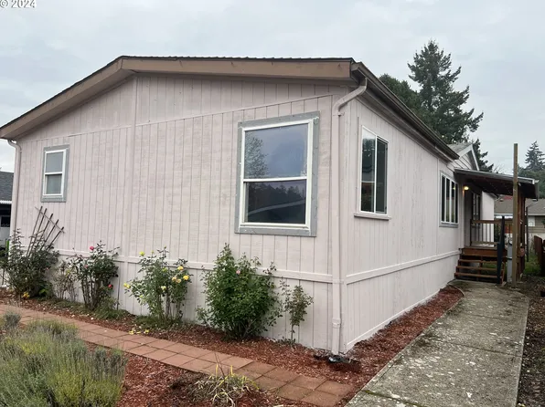 23077 SW Main St Unit 37, Sherwood, OR 97140