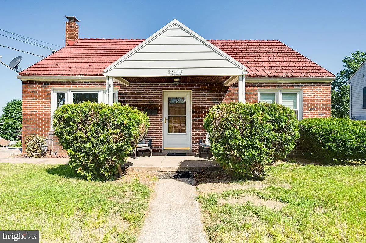 2317 Grandview Blvd photo 1