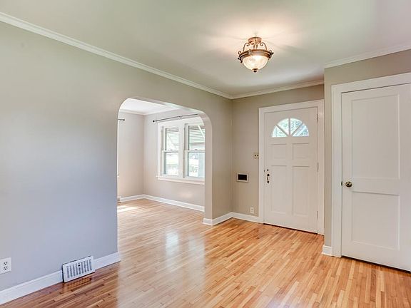 3rd image of 1196 Ottawa Ave