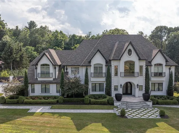 28 Pine Glen Drive, Blauvelt, NY 10913