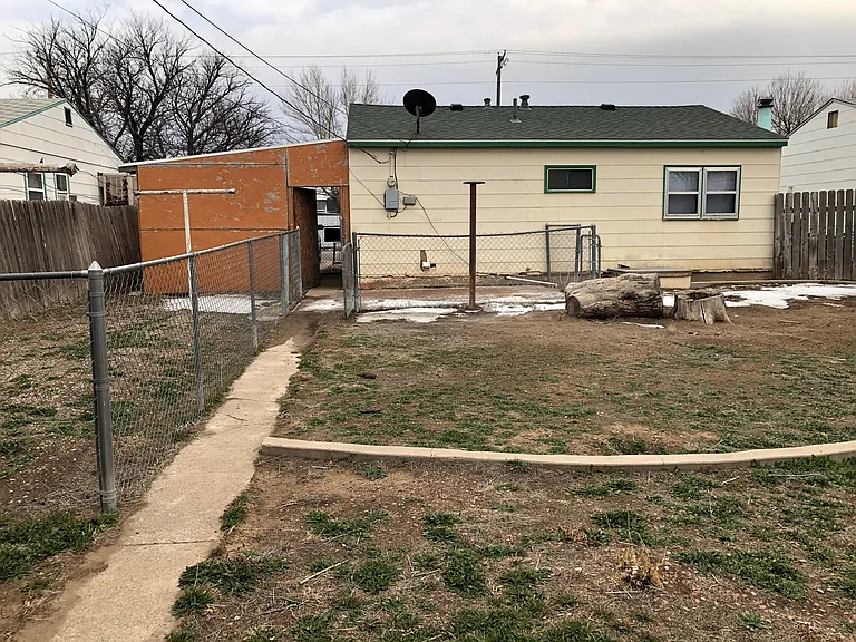 3203 Bay State Ave — Photo 8