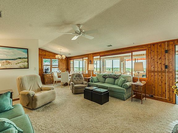 4th image of 7509 Margaret Ave
