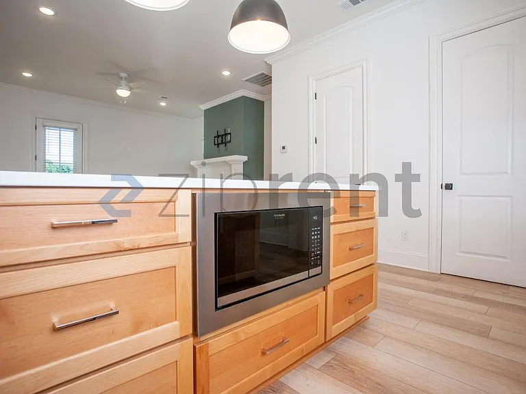 139 W Deaderick St — Photo 12