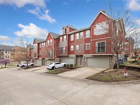 3rd image of 2835 W Redstone Dr