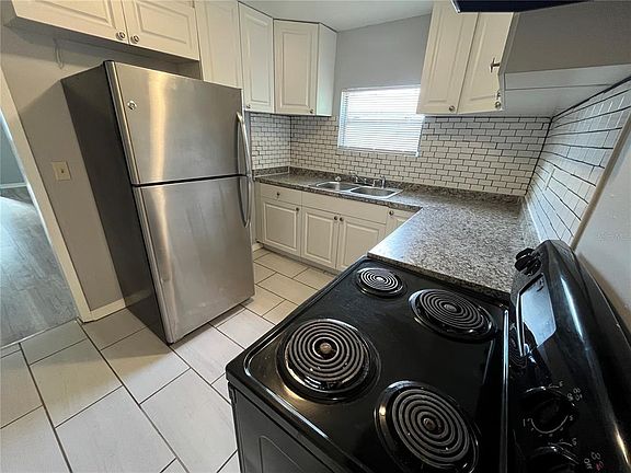 4th image of 407 Cardinal Dr