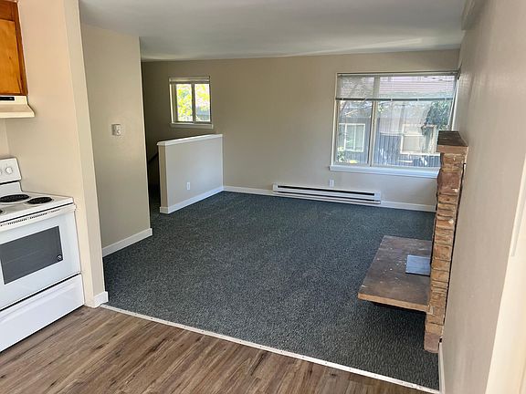 4th image of 12051 32nd Ave NE APT 5