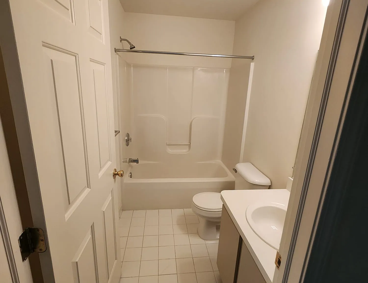 2 bed, 1080 sqft, $1,625 — Photo 3