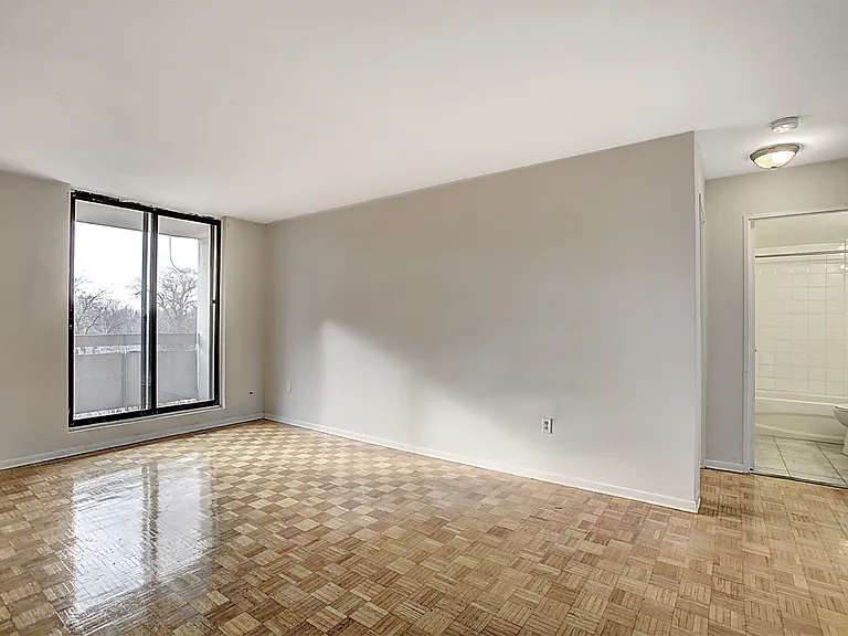 186 Church St E — Photo 14