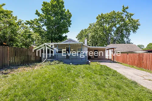 2961 Berkley St Photo 1