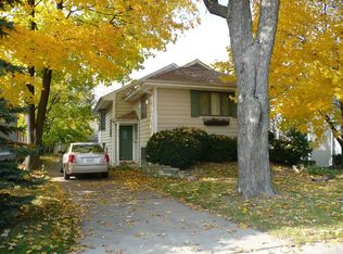 878 Oakwood Ave, Lake Forest, IL 60045