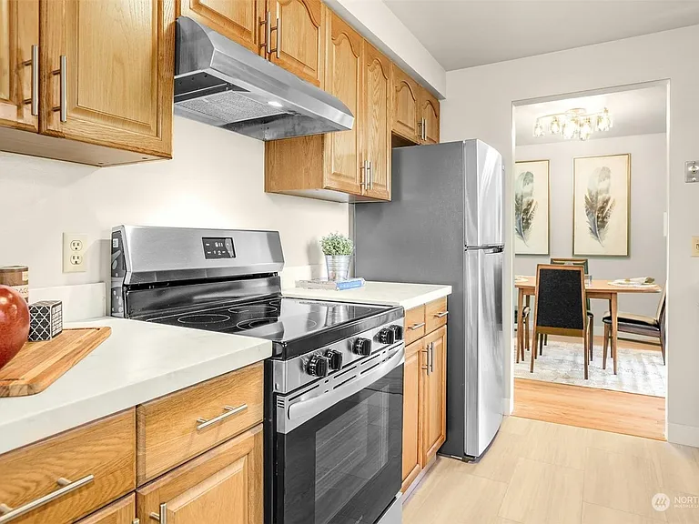 2516 Dayton Ave NE — Photo 14