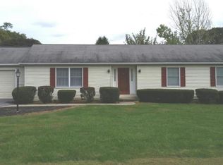 2 Maple Dr, Columbia, PA 17512