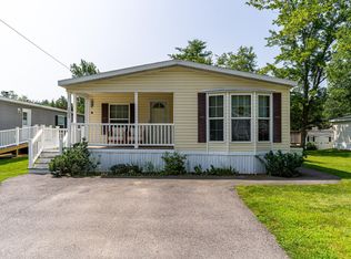 205 Robin Hood Dr, Exeter, NH 03833