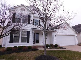 37053 Chaddwyck Ln, North Ridgeville, OH 44039