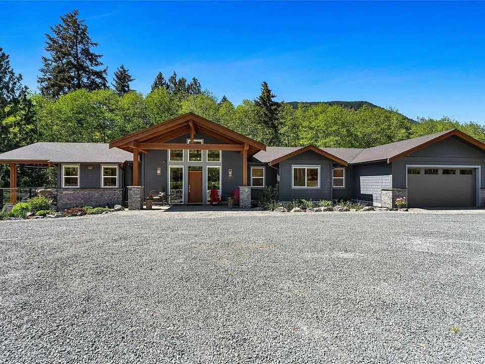 1st image of 7586 Somenos Rd