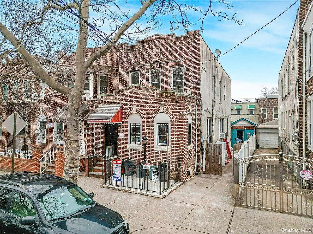 543 Miller Avenue photo 1