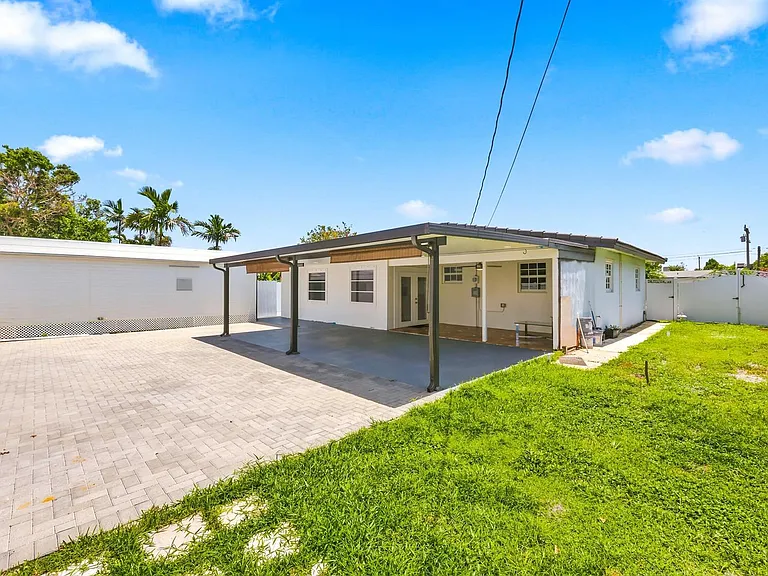 2649 Cedarcrest Rd — Photo 42