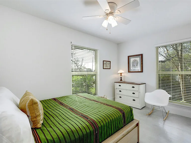 4620 Englewood Dr — Photo 19