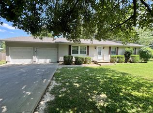 657 Parkside St, Hillsboro, IL 62049